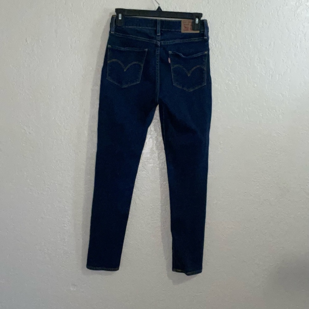 Levi’s 721 High Rise Skinny Jeans size 27